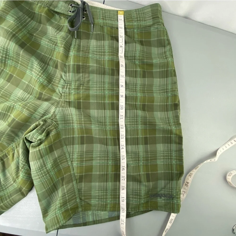 Patagonia green plaid wayfarer board short swim trunks, 34